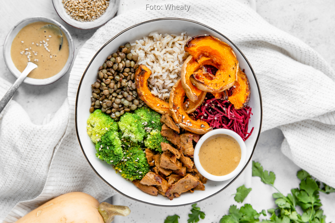 Veganes Rezept: Protein-Bowl mit veganem Gyros von Wheaty