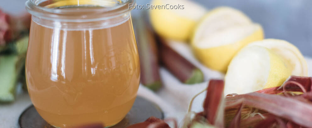 Veganes Rezept: Rhabarber-Sirup_1