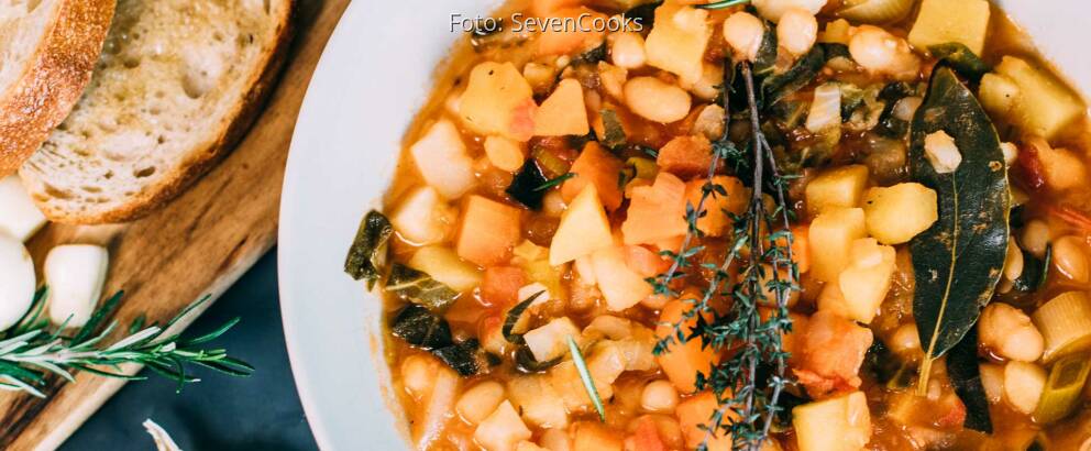 Veganes Rezept: Ribollita mit geröstetem Knoblauchbrot 3