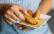Veganes Rezept: Rösti Sticks mit veganer Käsesoße