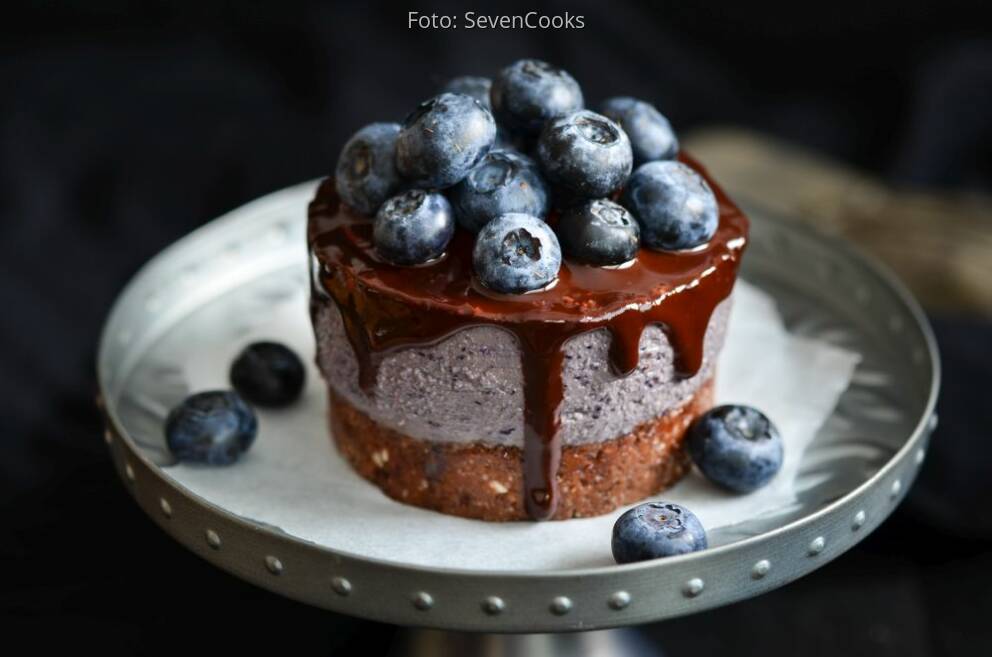 Rohe Törtchen mit Heidelbeeren von SevenCooks