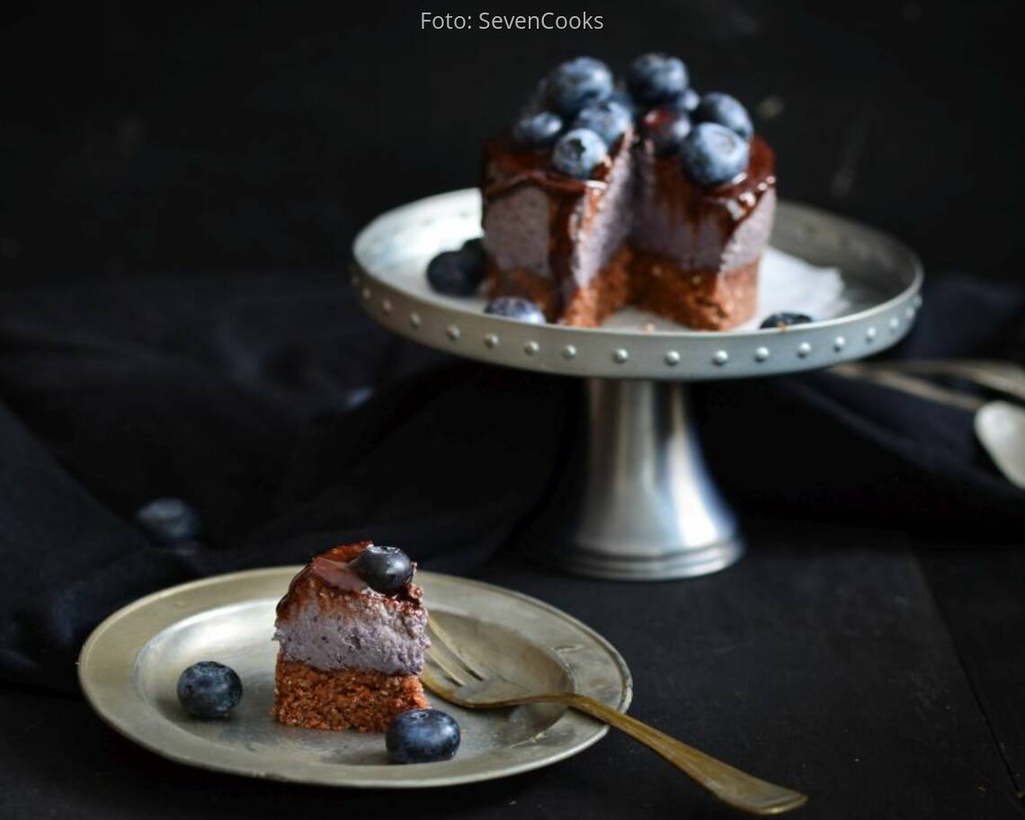 Fertiges Rezept: Rohe Törtchen mit Heidelbeeren_3