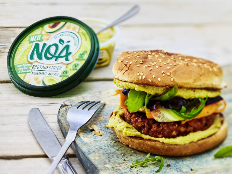Veganes Rezept: Rote-Bete-Linsen-Burger mit Kichererbsen von NOA