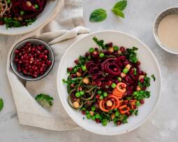 Veganes Rezept: Rote-Bete-Zoodles-Salat 1