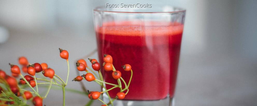 Veganes Rezept: Roter Apfel-Karottensaft