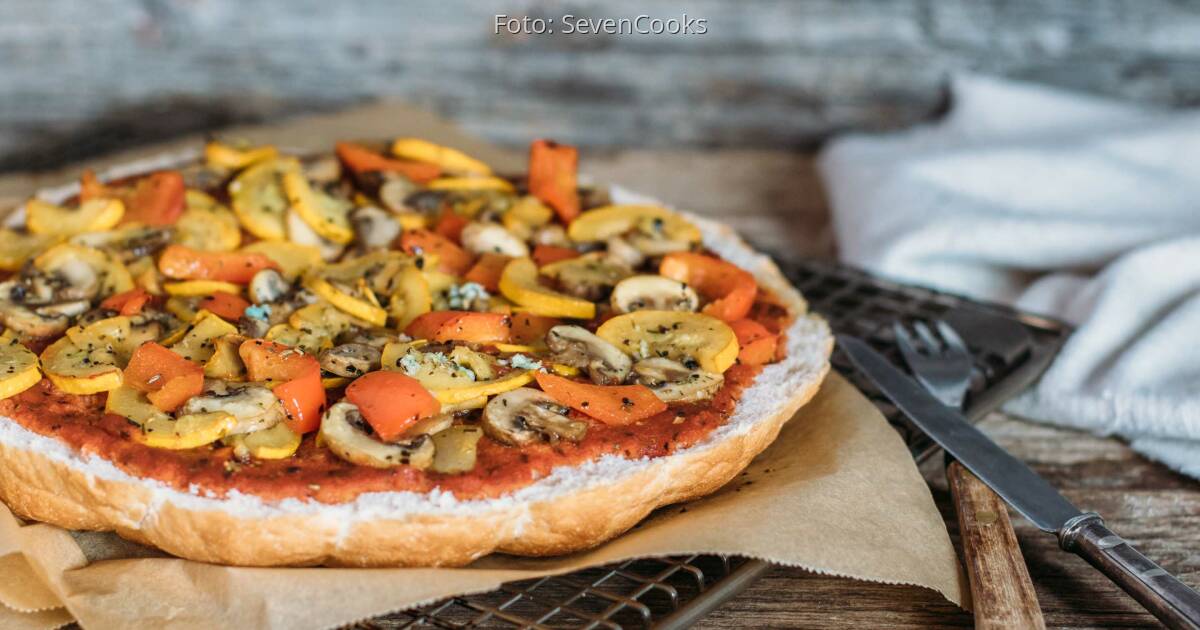 Schnelle Fladenbrotpizza mit Antipasti | SevenCooks