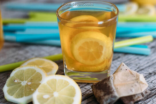 Schwarzer Eistee mit Zitrone von SevenCooks