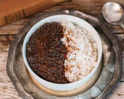 Veganes Rezept: Schwarzer Linsendal mit Reis