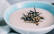Veganes Rezept: Schwarzrettichsuppe mit Gemüsechips