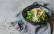 Veganes Rezept: Schwarzwurzelsalat mit Vanille-Dressing