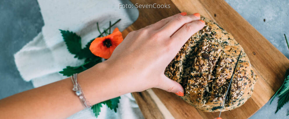Veganes Rezept: Selbstgemachtes Brennnesselbrot