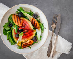 Veganes Rezept: Sommersalat mit Grillmelone und Brombeeren 1