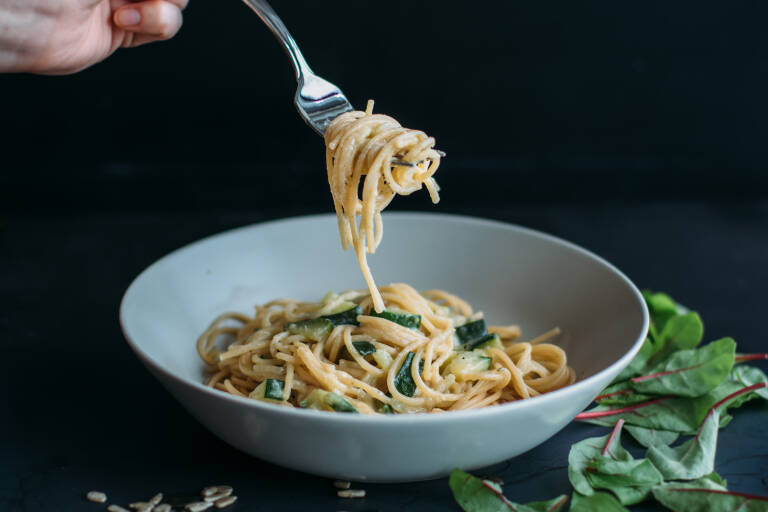 Veganes Rezept: Spaghetti mit veganer Zucchinisoße_2