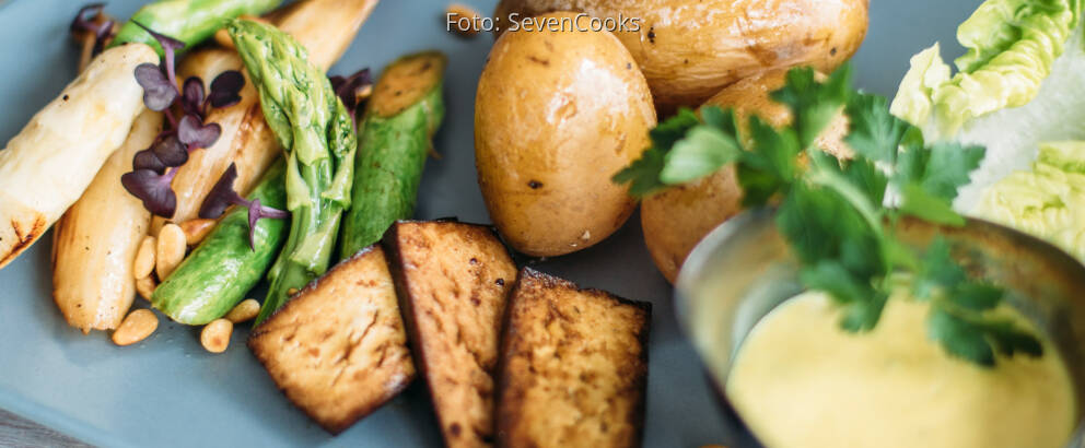 Veganes Rezept: Spargel mit veganer Sauce Hollandaise