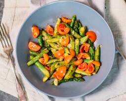Veganes Rezept: Spargel-Tomaten-Salat 1