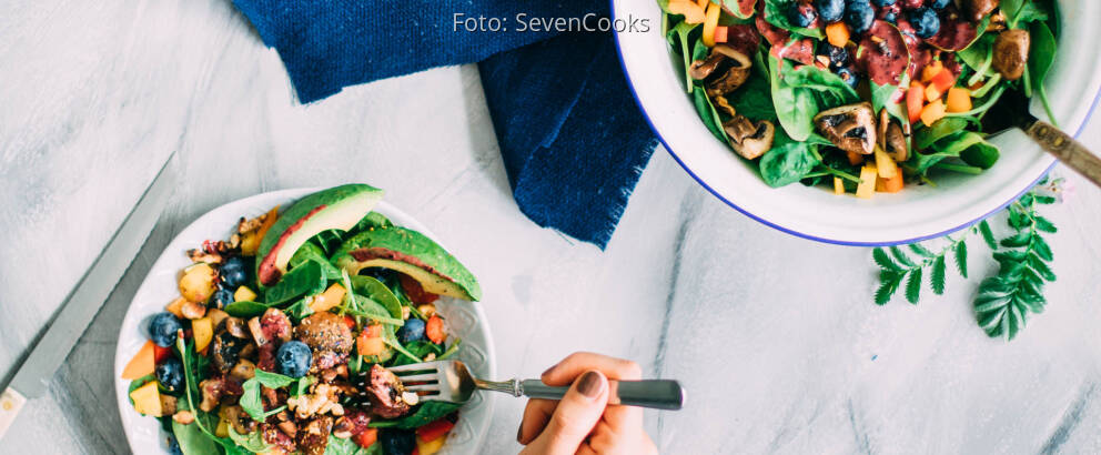 Veganes Rezept: Spinatsalat mit Heidelbeerdressing_2