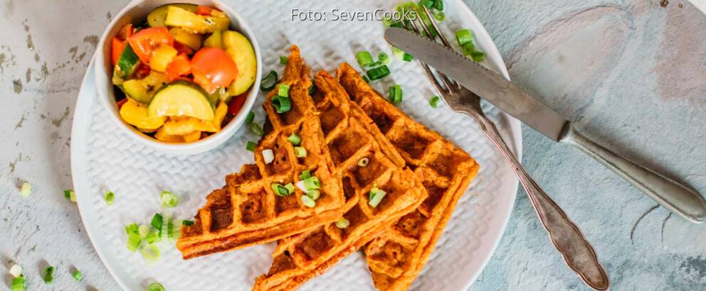 Veganes Rezept: Süßkartoffel-Waffeln mit Ratatouille 2
