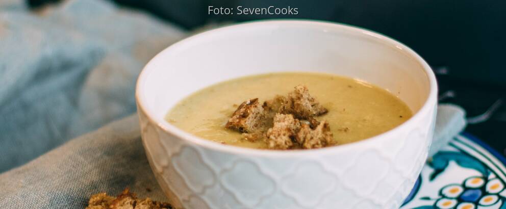 Vegane Kartoffelsuppe mit Croutons | SevenCooks