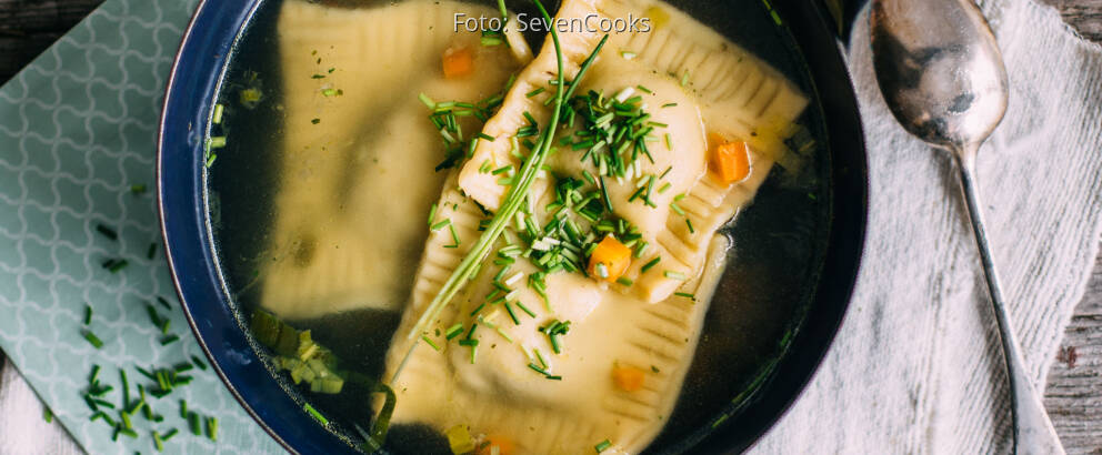 Veganes Rezept: Vegane Pilzmaultaschen in Gemüsebrühe