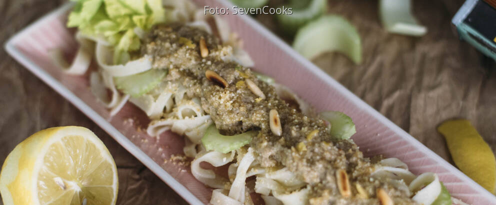 Veganes Rezept: Veganes Pesto mit Stangensellerie 2