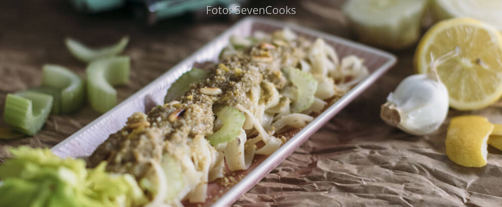 Veganes Rezept: Veganes Pesto mit Stangensellerie 3