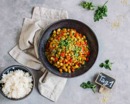 Veganes Rezept: Vielfältiges Meal-Prep 1: Kichererbsen-Zucchini-Curry_1_Schild