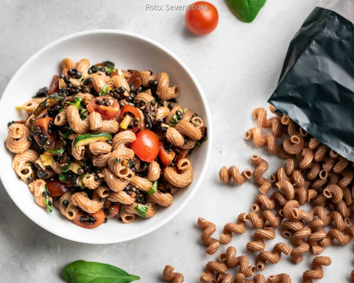 Veganes Rezept: Vollkorn Nudelsalat mit Linsen