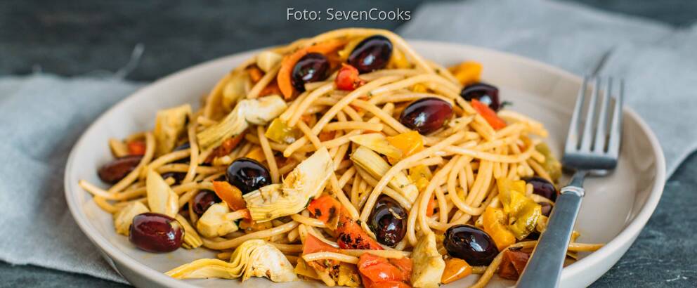Veganes Rezept: Vollkornpasta mit Antipasti 1