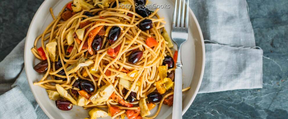Veganes Rezept: Vollkornpasta mit Antipasti 2