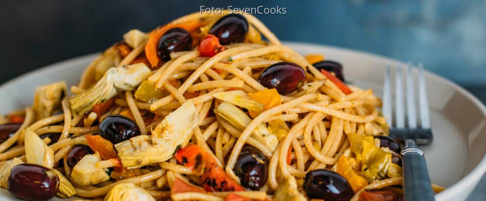 Veganes Rezept: Vollkornpasta mit Antipasti 3