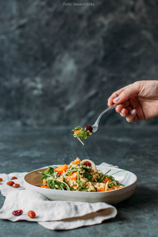 Lauwarmer Graupensalat mit Walnussöl von SevenCooks