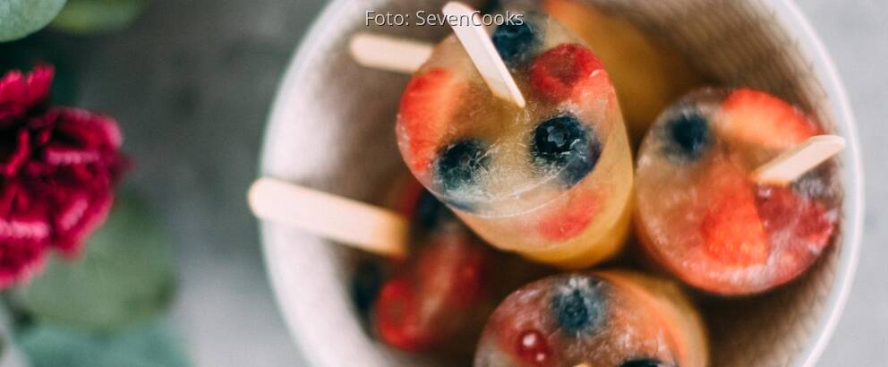 Veganes Rezept: Wassereis aus Jasmintee mit frischen Beeren_1