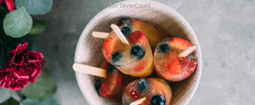 Veganes Rezept: Wassereis aus Jasmintee mit frischen Beeren_3