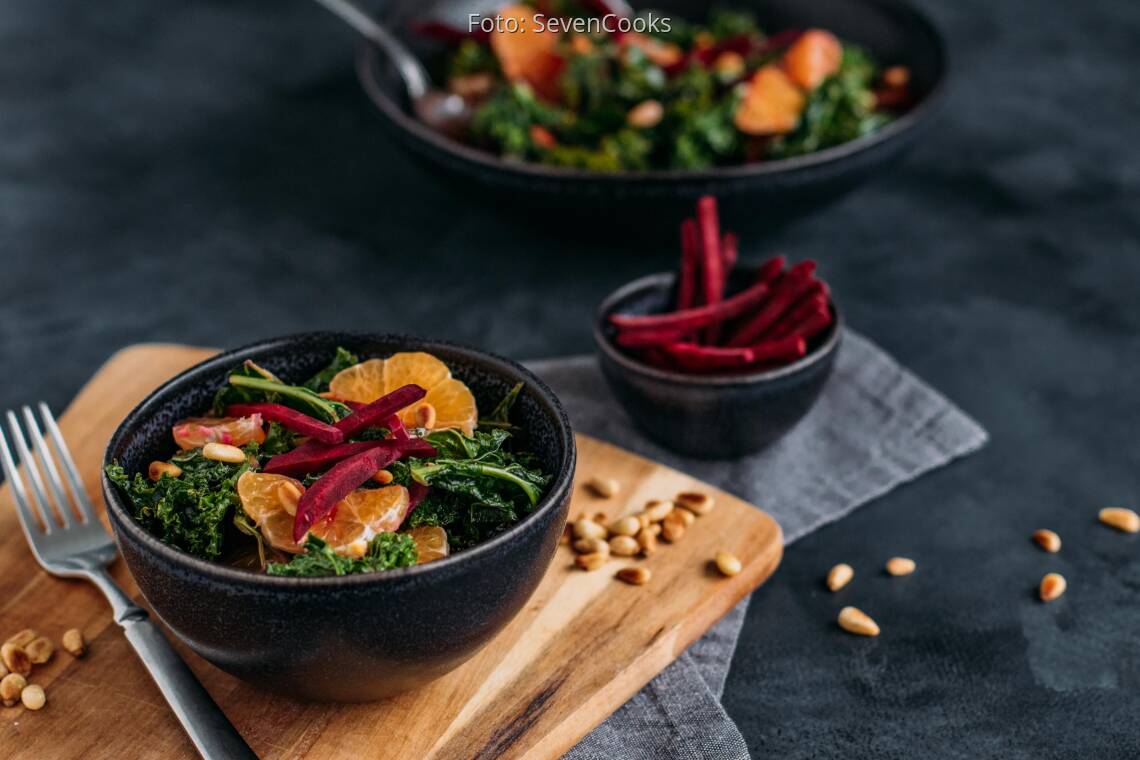 Veganes Rezept: Wintersalat mit Grünkohl, Mandarine und Rote Bete 3