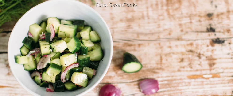 Veganes Rezept: Würziger Gurkensalat_3