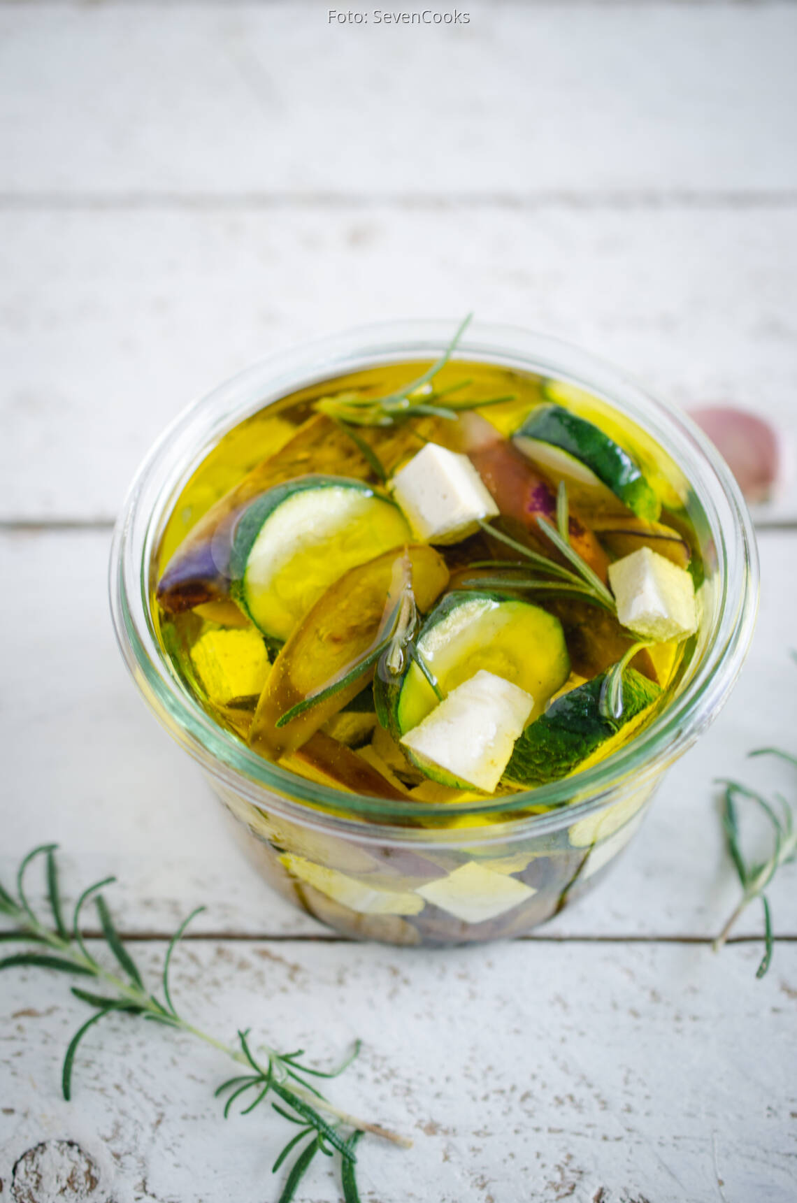 Veganes Rezept: Zucchini & Aubergine in Rosmarinöl mit Tofu_2