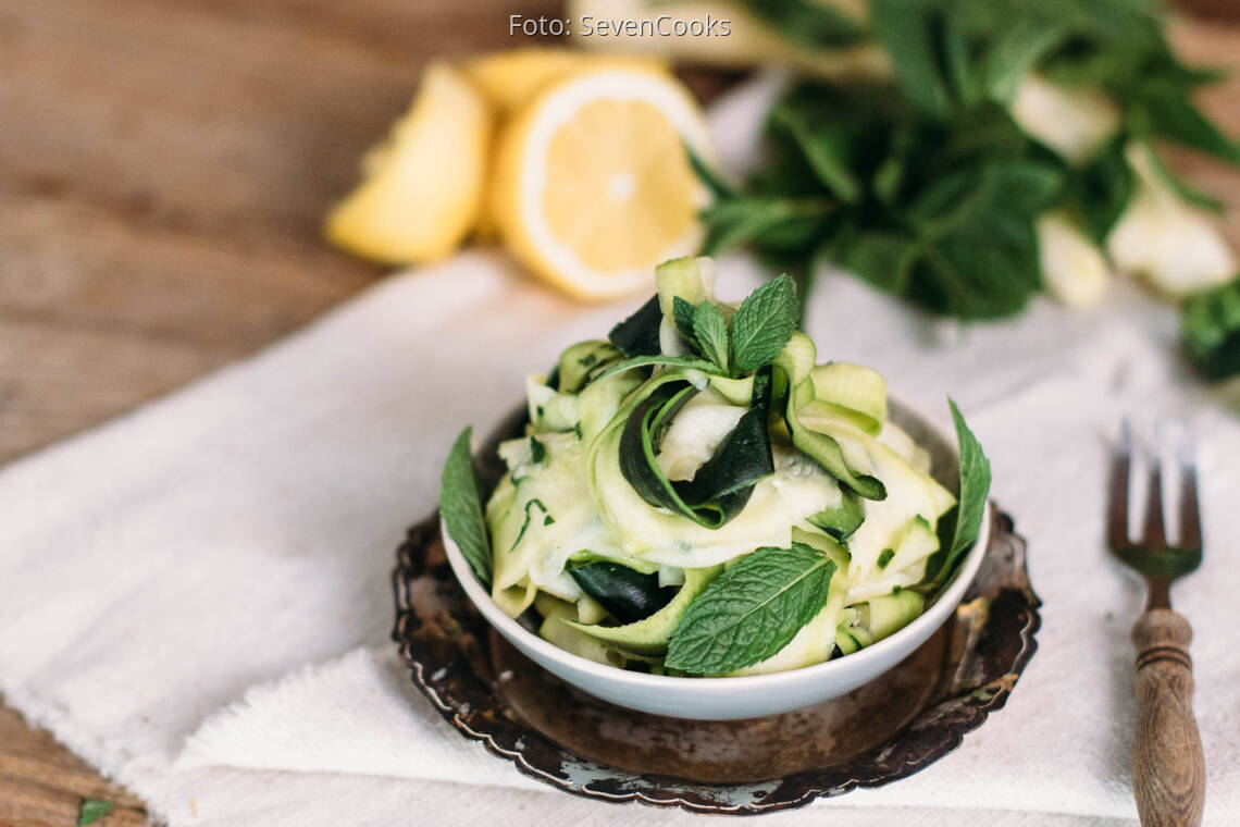 Veganes Rezept: Zucchini-Minz-Salat_2