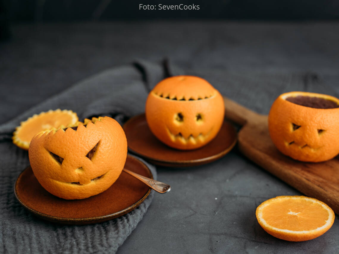 Vegetarische Rezept: Halloween Schokopudding-Orangen