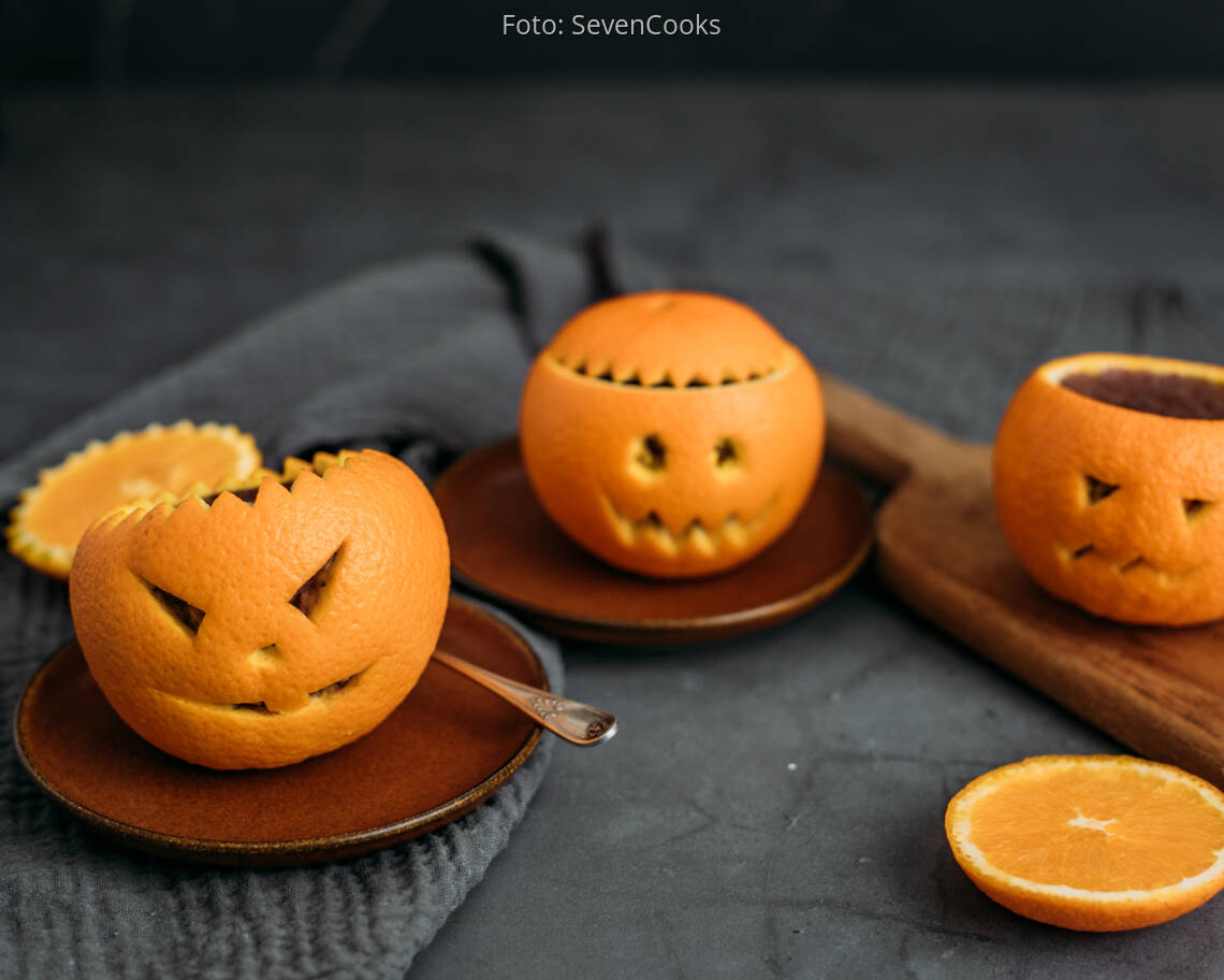 Vegetarische Rezept: Halloween Schokopudding-Orangen