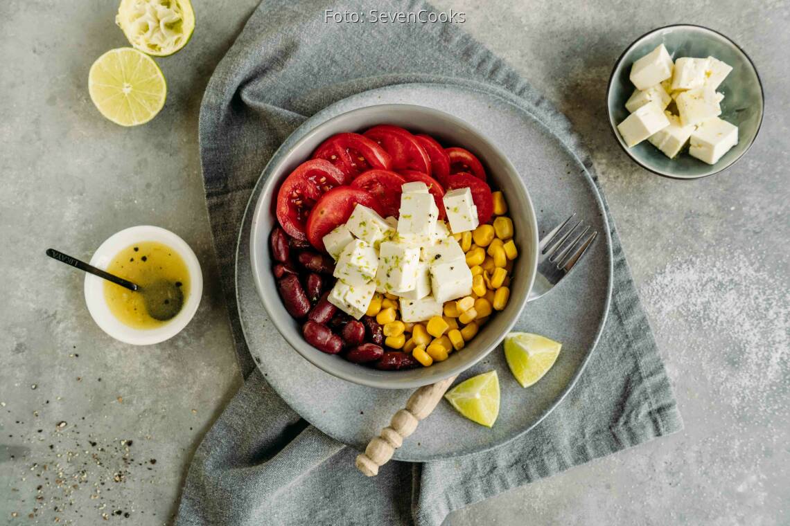 Vegetarisches Rezept: 5 Zutaten Bowl mit Feta