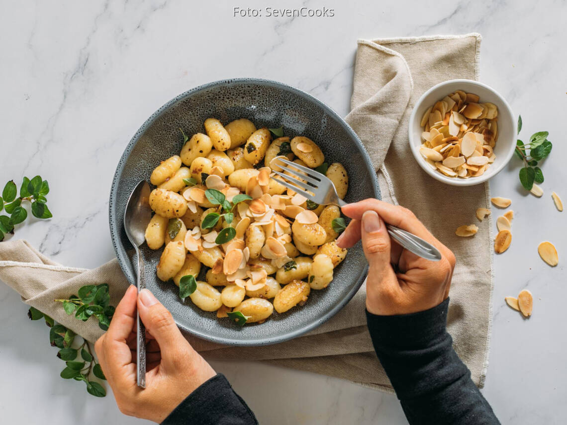 Vegetarisches Rezept: 5 Zutaten: Gnocchi mit brauner Butter und Oregano 3