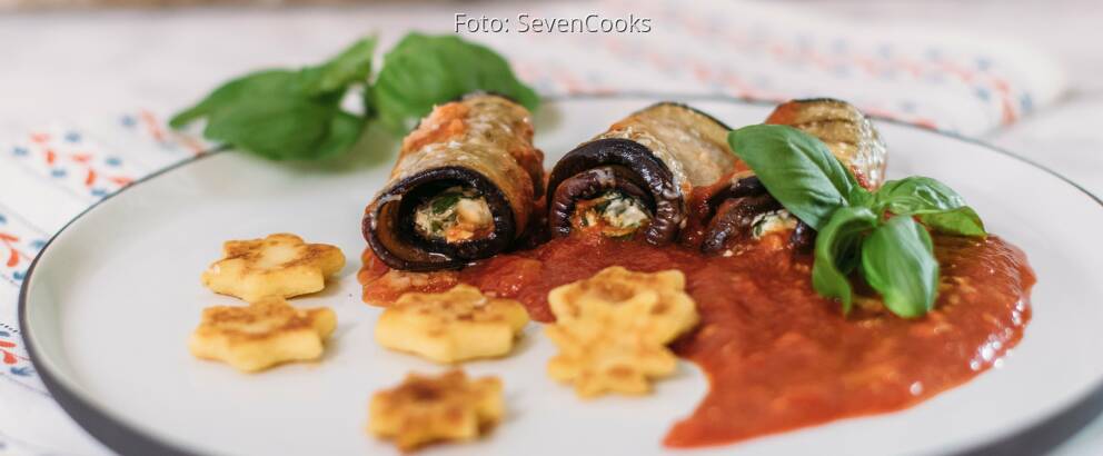 Vegetarisches Rezept: Aubergineninvoltini mit Spinat-Ricottafüllung und Gnocchi-Sternen 2