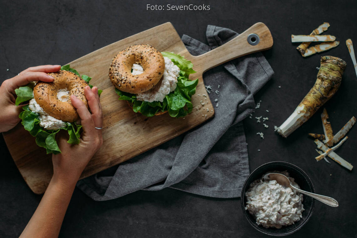 Bagel mit Apfel-Meerrettich-Aufstrich von SevenCooks