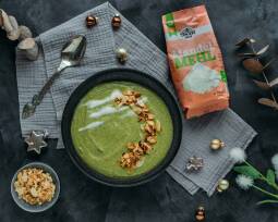 Vegetarisches Rezept: Brokkoli-Mandel-Cremesuppe 1 Weihnachtsmenü