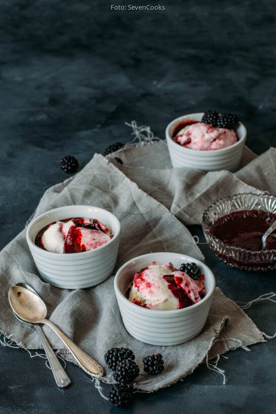 Brombeer-Joghurt-Eis von SevenCooks