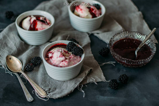 Brombeer-Joghurt-Eis von SevenCooks