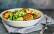Vegetarisches Rezept: Bunte Quinoabällchen mit Curry-Dip 3