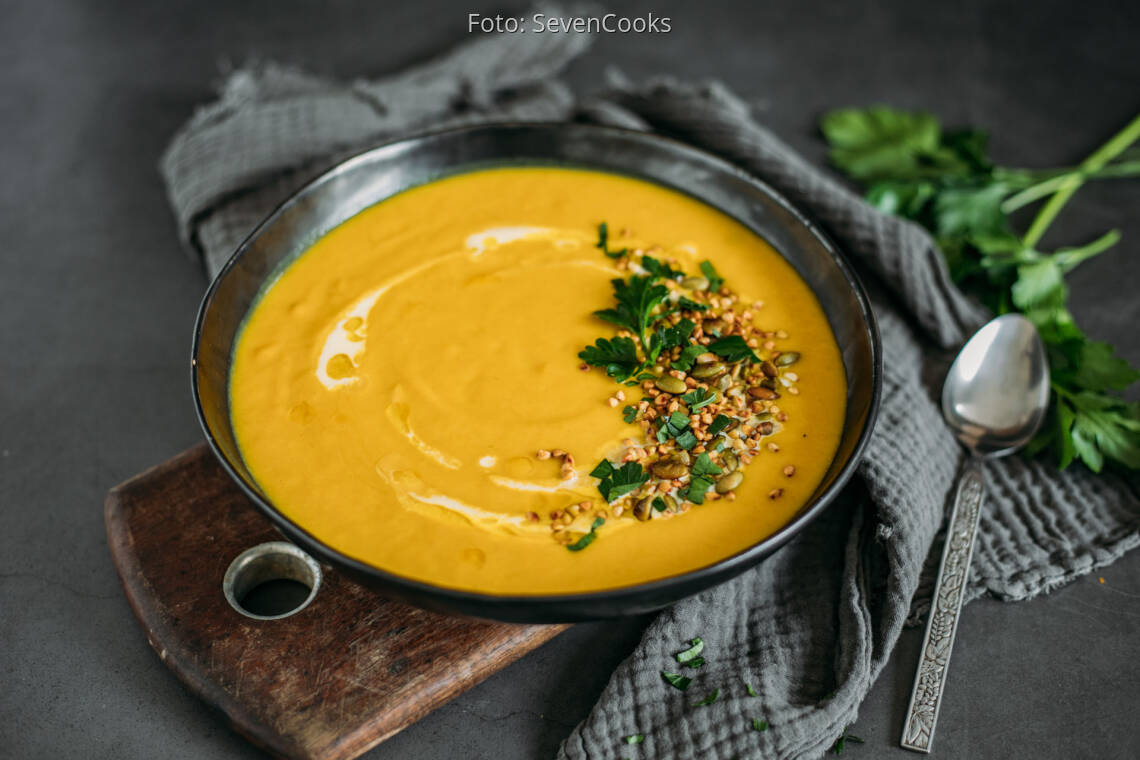 Vegetarisches Rezept: Butternusskürbis Suppe mit Buchweizen Crunch 3