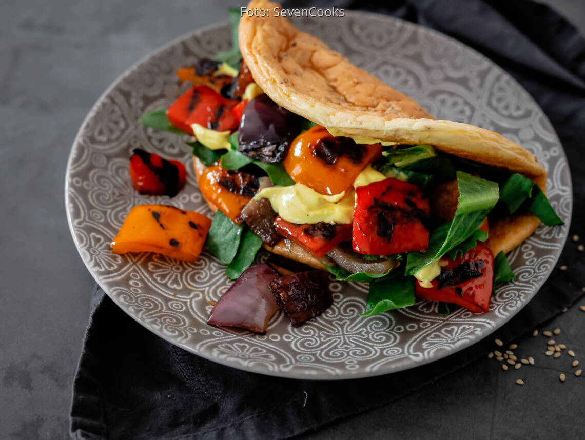 Vegetarisches Rezept: Cloudbread Sandwich mit Grillgemüse 3