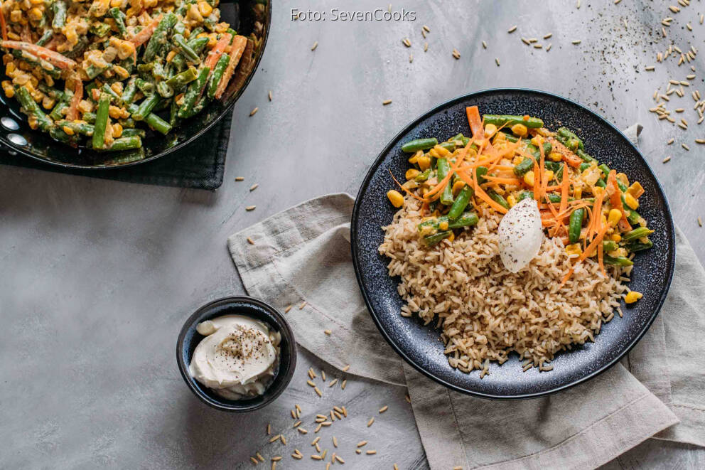 Schnelle Gemüsepfanne mit Reis – gesund &amp; lecker von SevenCooks